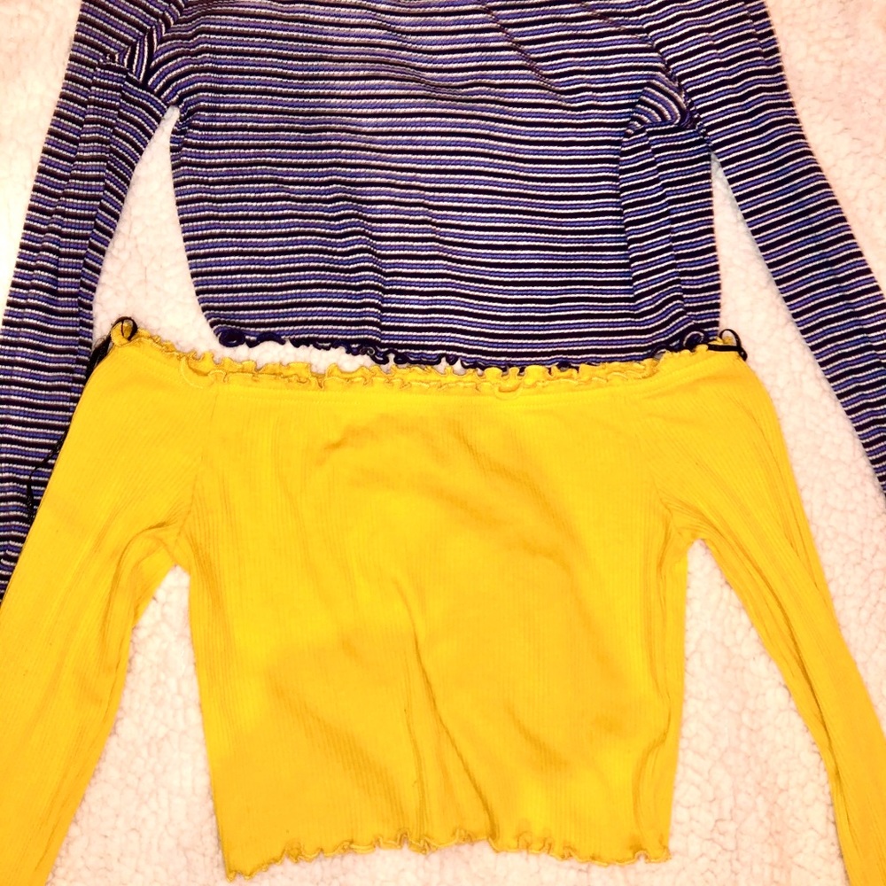 2 Divide Ruffle Crop Tops